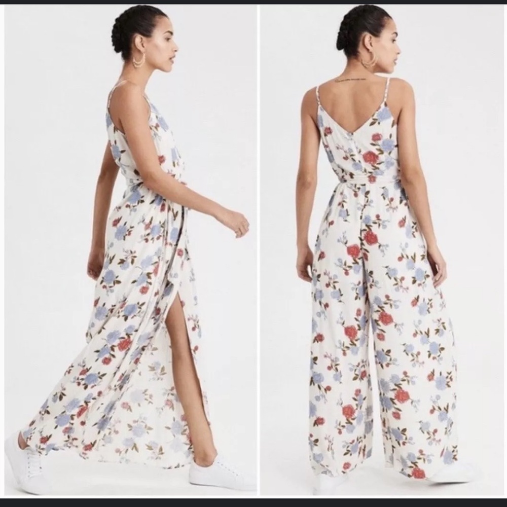 American Eagle floral print romper